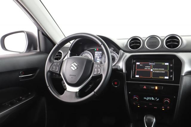 Suzuki Vitara image 9