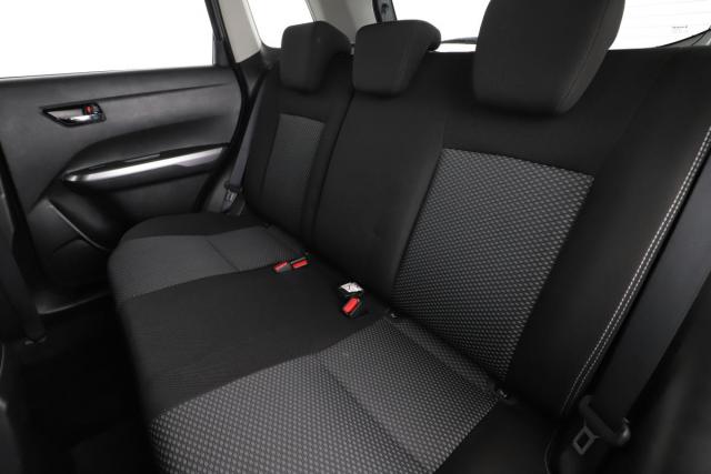 Suzuki Vitara image 7