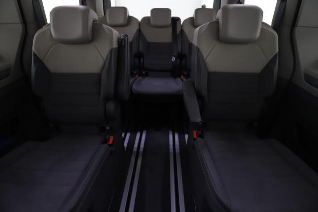 Volkswagen Multivan image 3