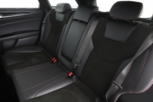 Ford Mondeo image 2