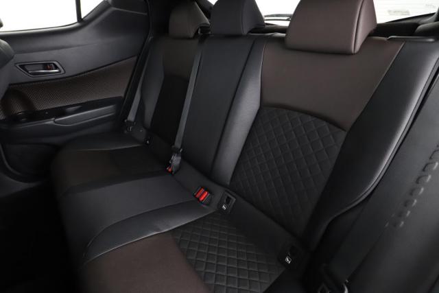 Toyota C-Hr image 4
