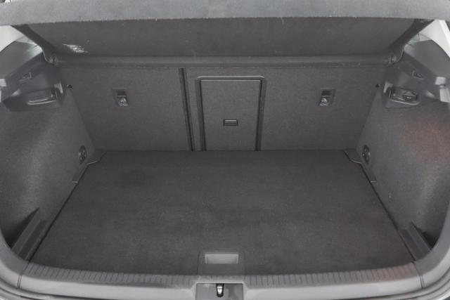 Volkswagen Golf image 7