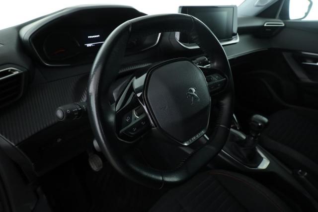Peugeot 2008 image 9