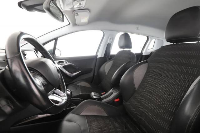 Peugeot 2008 image 6