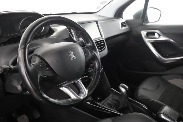 Peugeot 2008 image 2