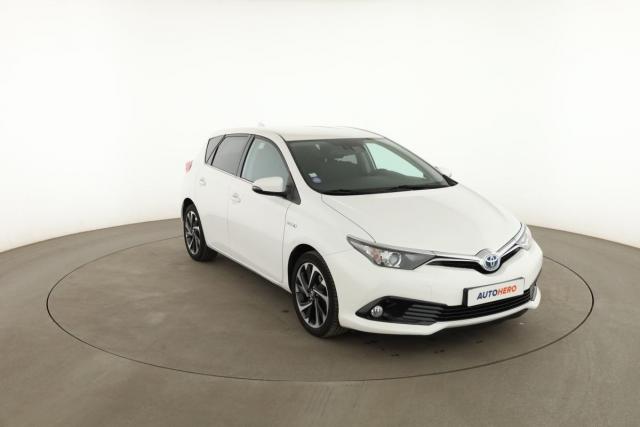 Toyota Auris image 1