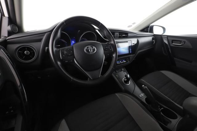 Toyota Auris image 6