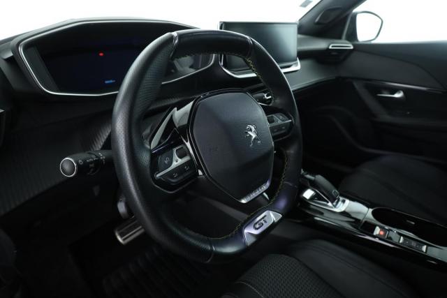 Peugeot 2008 image 3