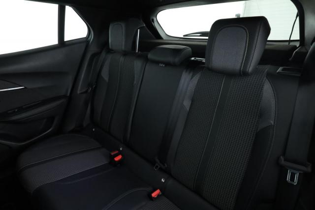 Peugeot 2008 image 8