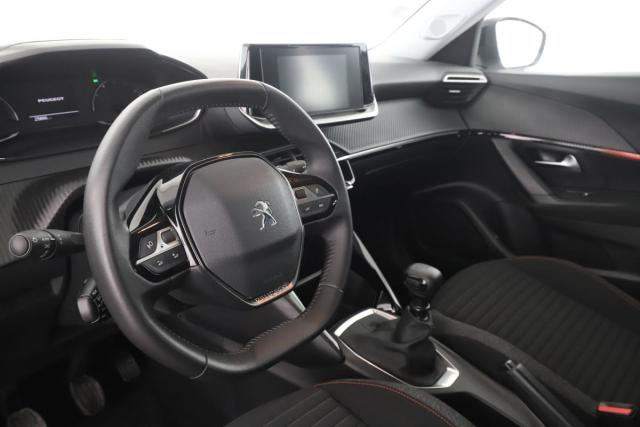 Peugeot 2008 image 8
