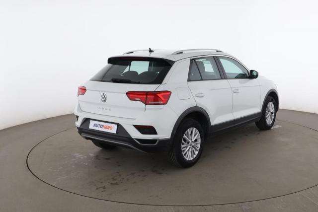 Volkswagen T-Roc image 2