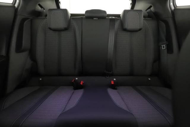 Peugeot 2008 image 8