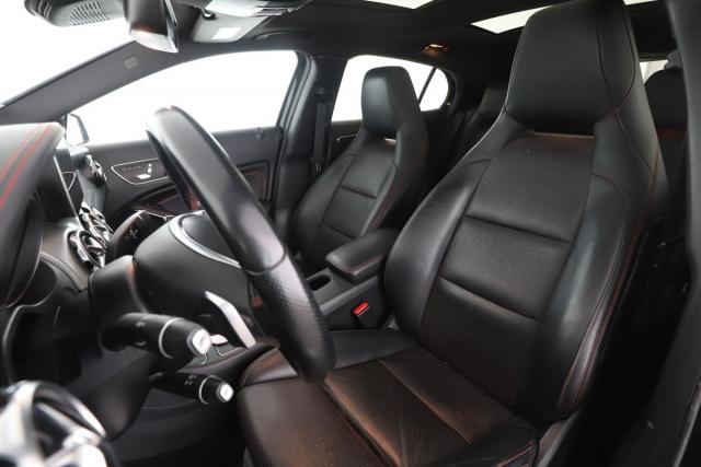 Mercedes Benz Gla image 8