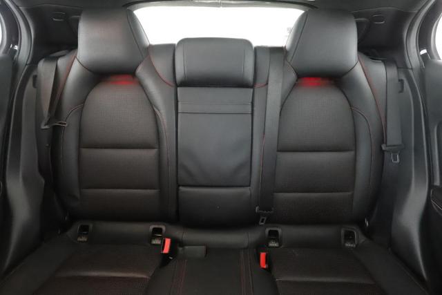 Mercedes Benz Gla image 7