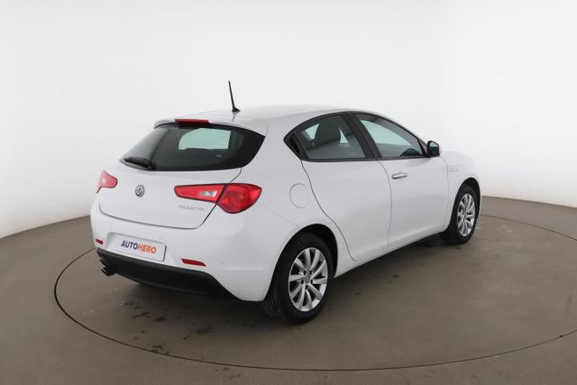 Alfa Romeo Giulietta image 9