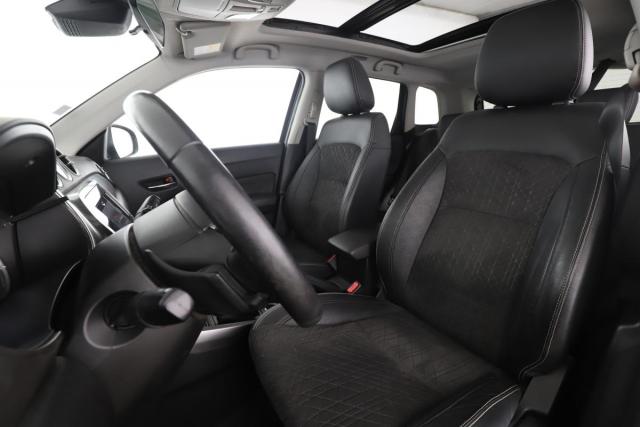 Suzuki Vitara image 8