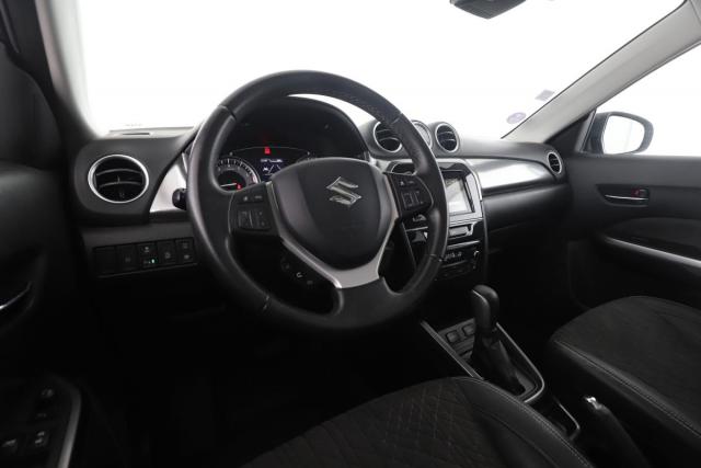 Suzuki Vitara image 9