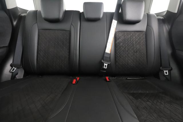 Suzuki Vitara image 1