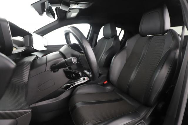 Peugeot 208 image 8
