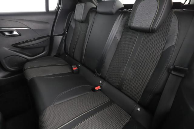 Peugeot 208 image 6