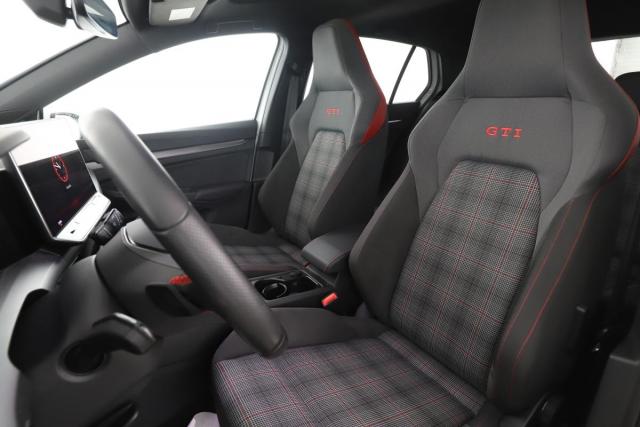 Volkswagen Golf image 6