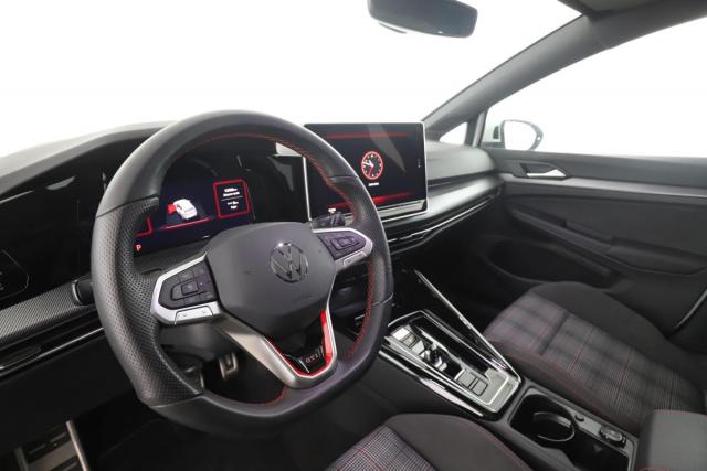Volkswagen Golf image 8