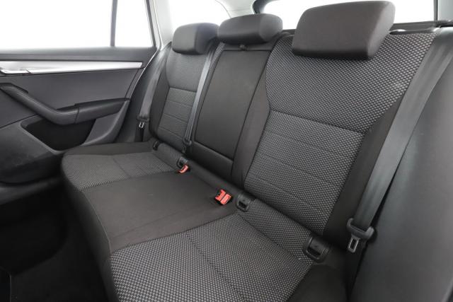 Skoda Octavia image 8