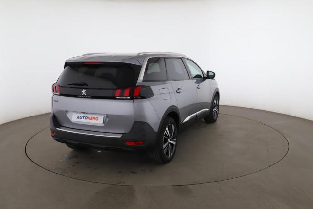 Peugeot 5008 image 4