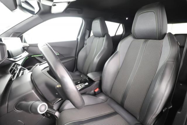Peugeot 2008 image 6