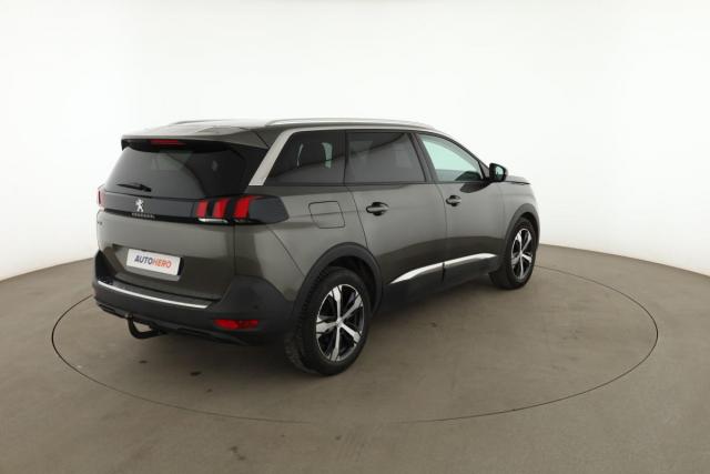 Peugeot 5008 image 2