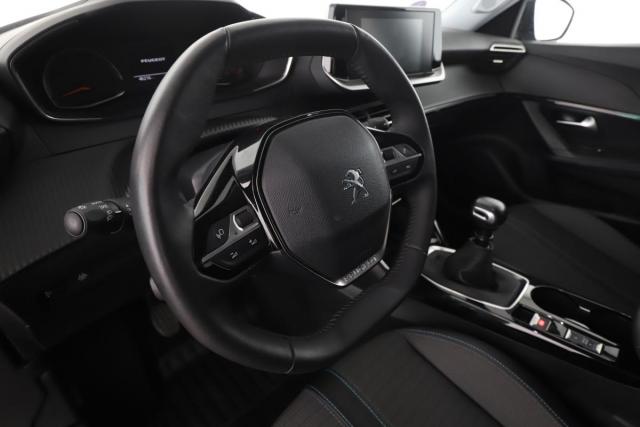 Peugeot 2008 image 1