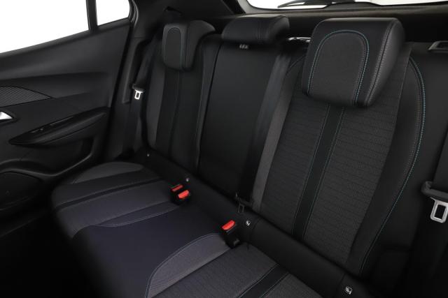 Peugeot 2008 image 9