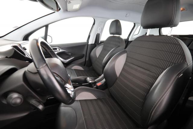 Peugeot 2008 image 2