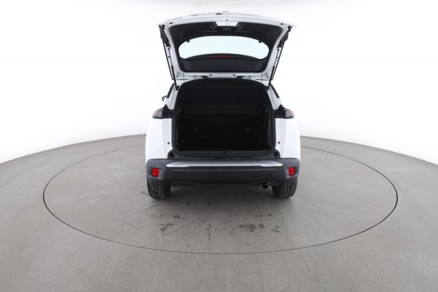 Peugeot 2008 image 2