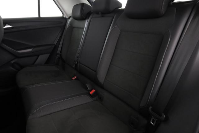 Volkswagen T-Roc image 8