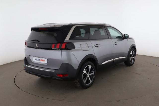 Peugeot 5008 image 1