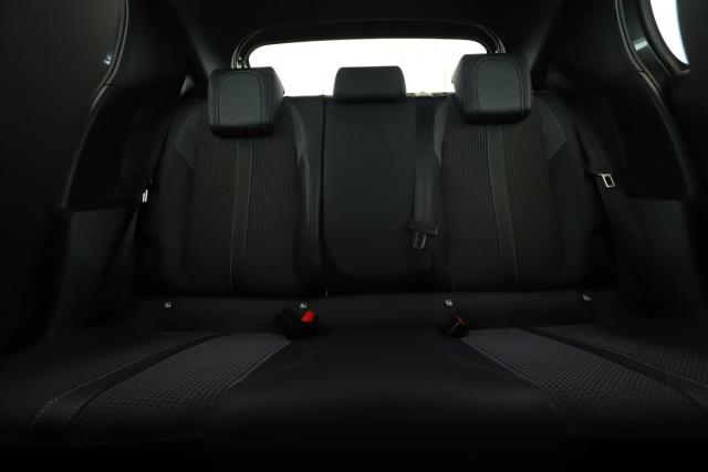 Peugeot 208 image 2