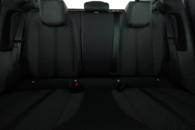 Peugeot 2008 image 2