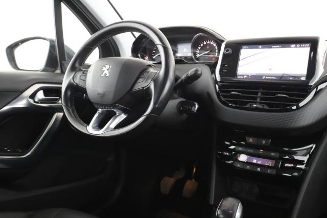 Peugeot 2008 image 3