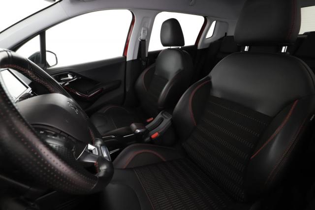 Peugeot 2008 image 8