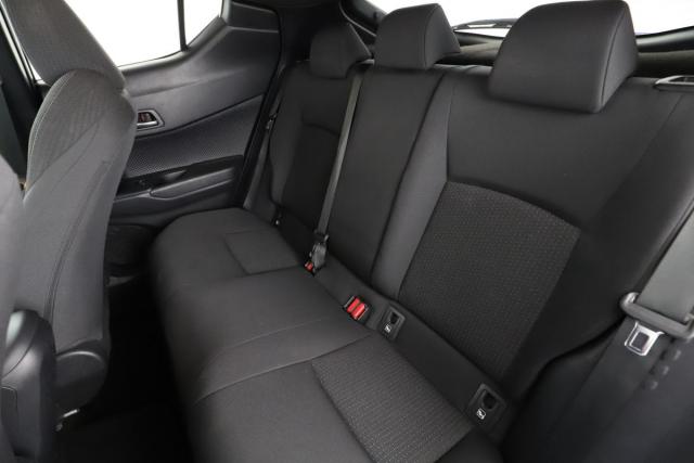 Toyota C-Hr image 2