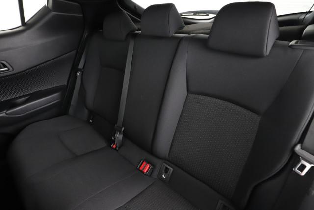 Toyota C-Hr image 9