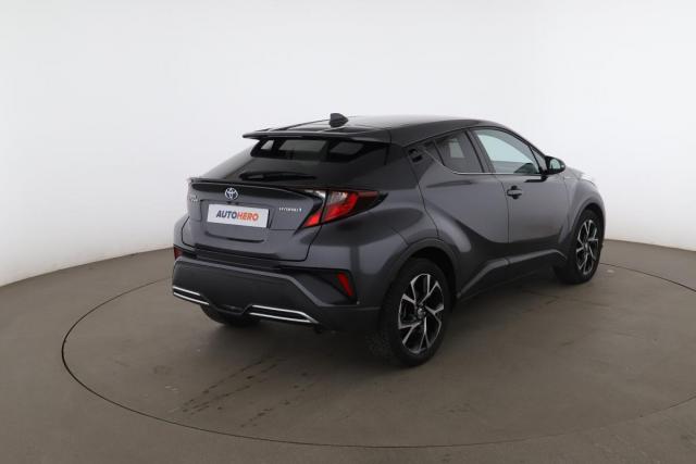 Toyota C-Hr image 2