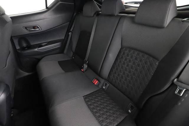 Toyota C-Hr image 8