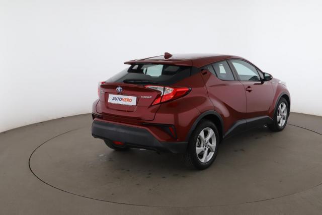 Toyota C-Hr image 8