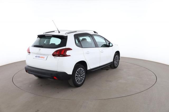 Peugeot 2008 image 2