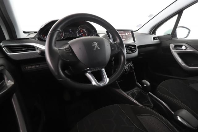 Peugeot 2008 image 8