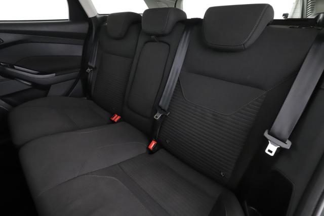 Ford Focus image 9