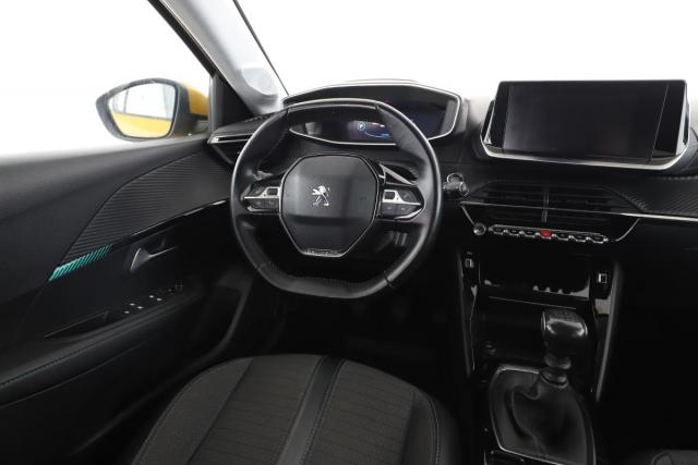 Peugeot 208 image 8