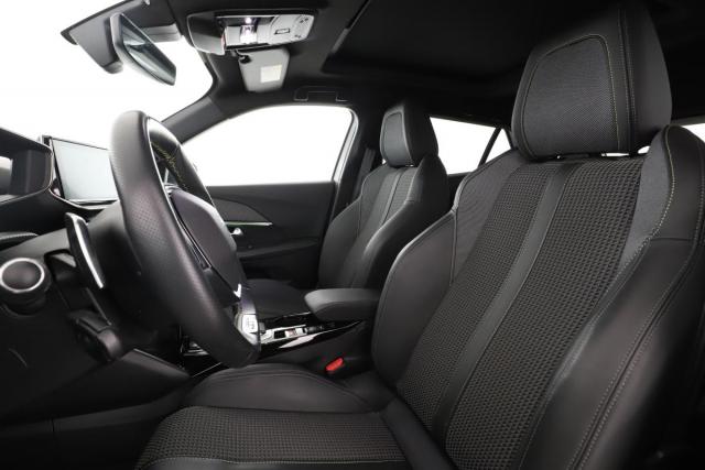 Peugeot 2008 image 1